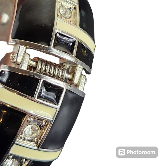 Retro Vintage Hinged Chunky Bangle Bracelet Black White Retro 80s 90s Y2k - Picture 6 of 8